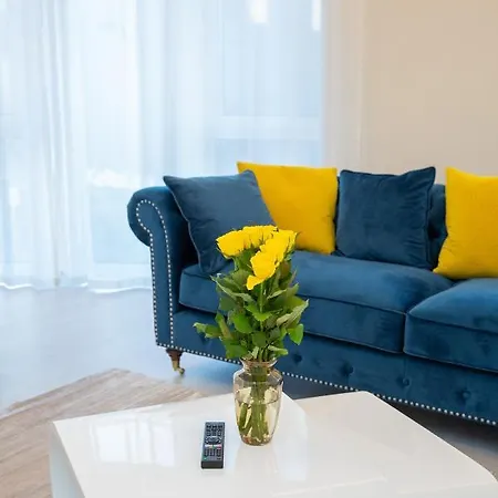 Luxurious Blue&yellow In Center