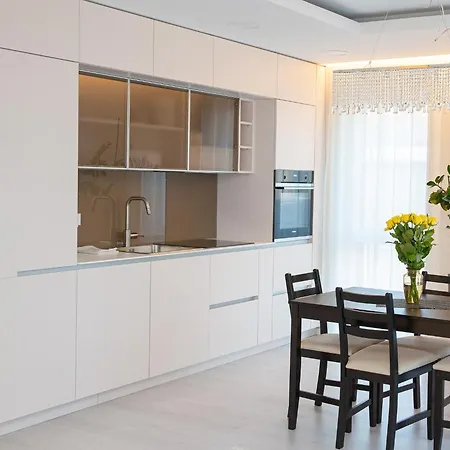Luxurious Blue&yellow In Center Apartment *