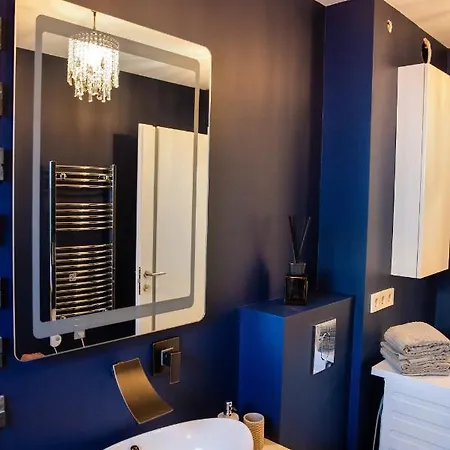 Luxurious Blue&yellow In Center Apartment Kaunas