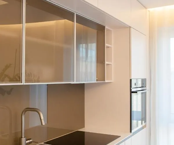 Luxurious Blue&yellow In Center Apartament