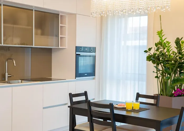 Luxurious Blue&yellow In Center Apartament