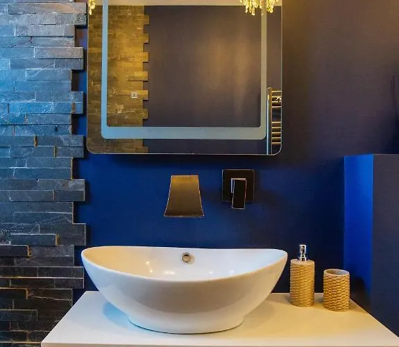 Luxurious Blue&yellow In Center קובנה