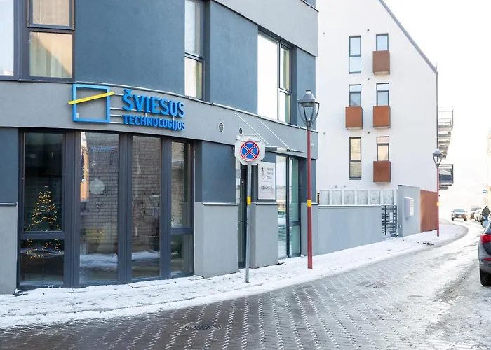 Luxurious Blue&yellow In Center