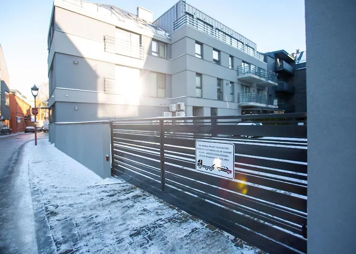 Luxurious Blue&yellow In Center Apartment *